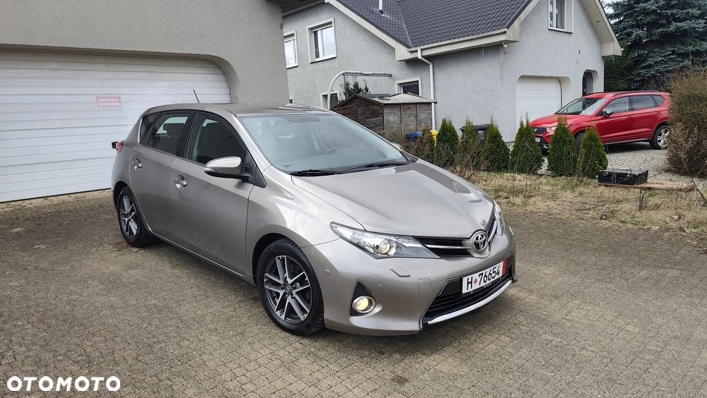 Toyota Auris 2.0 D-4D Luna - 37