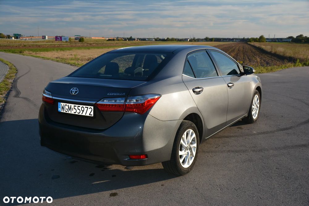 Toyota Corolla 1.6 Classic Plus - 5