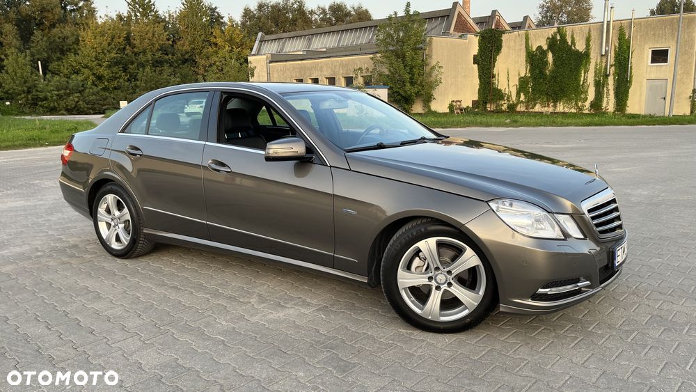 Mercedes-Benz E-Class 2009 photo 4