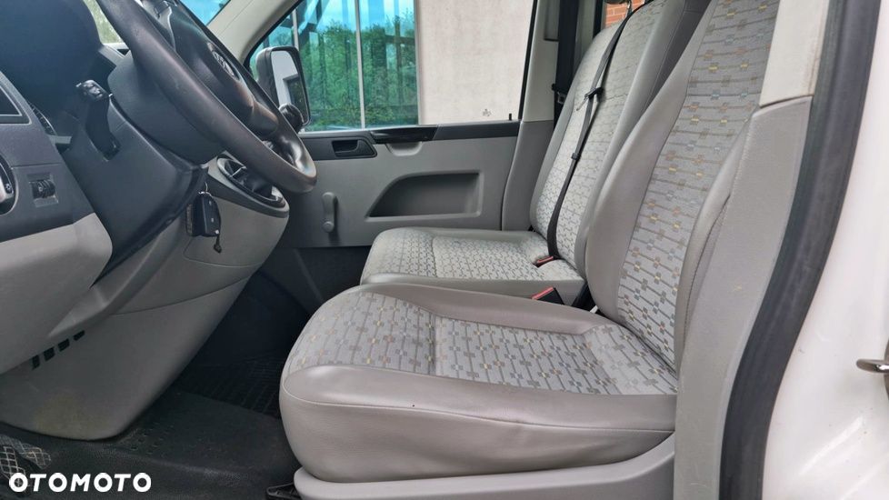 Volkswagen T5 DOKA LIFT 6-CIO Osobowa - 16