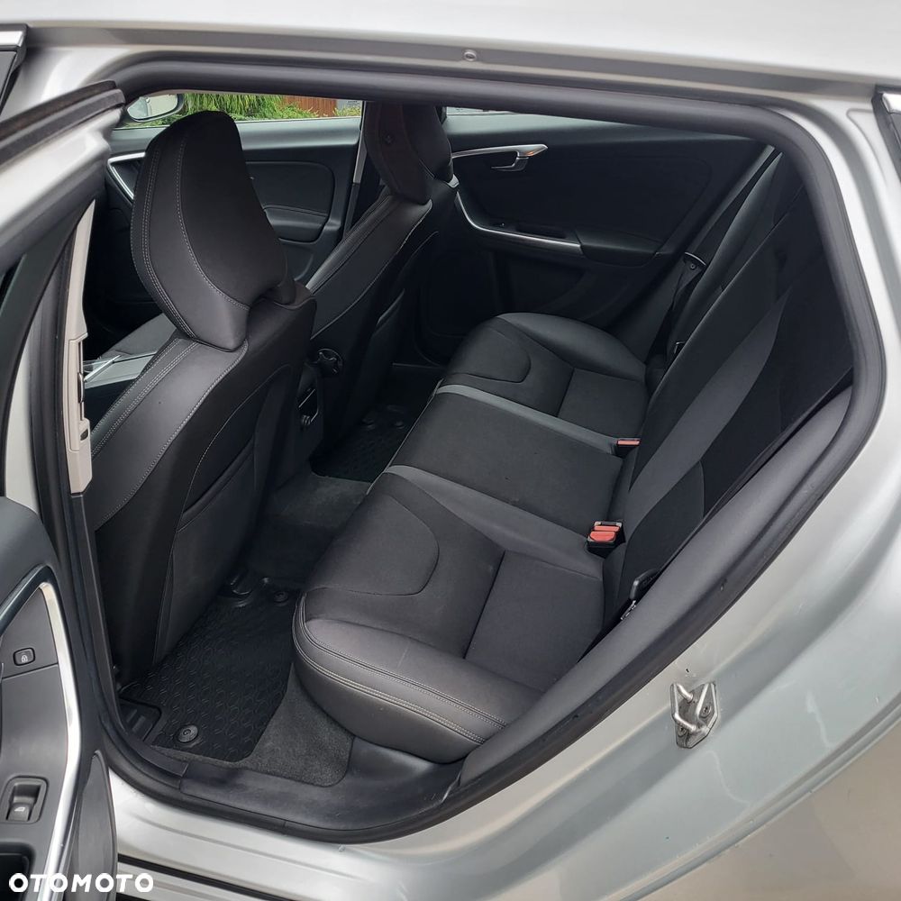 Volvo V60 D4 - 8