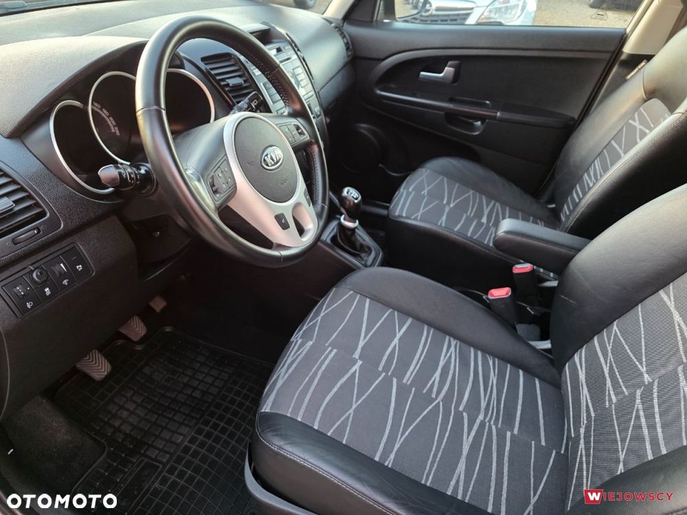 Kia Venga - 14