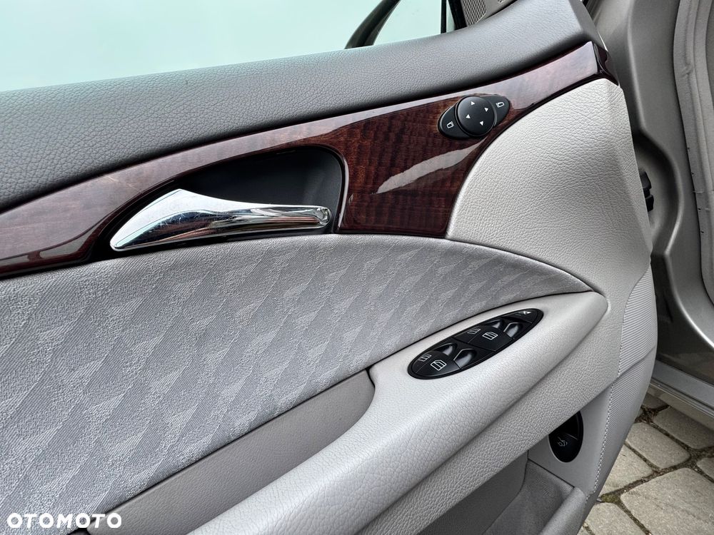 Mercedes-Benz Klasa E - 20