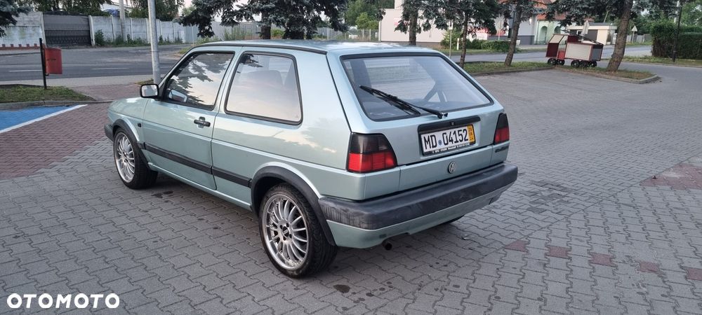 Volkswagen Golf - 10