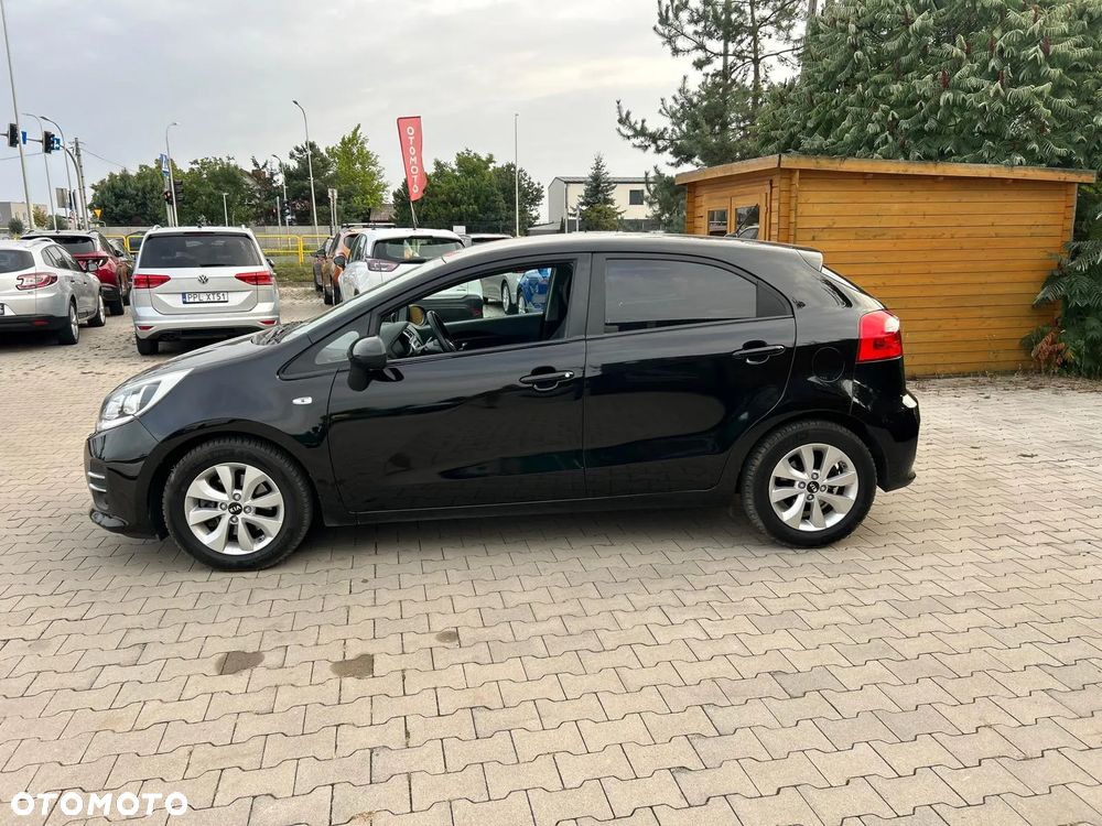 Kia Rio 1.2 L - 12