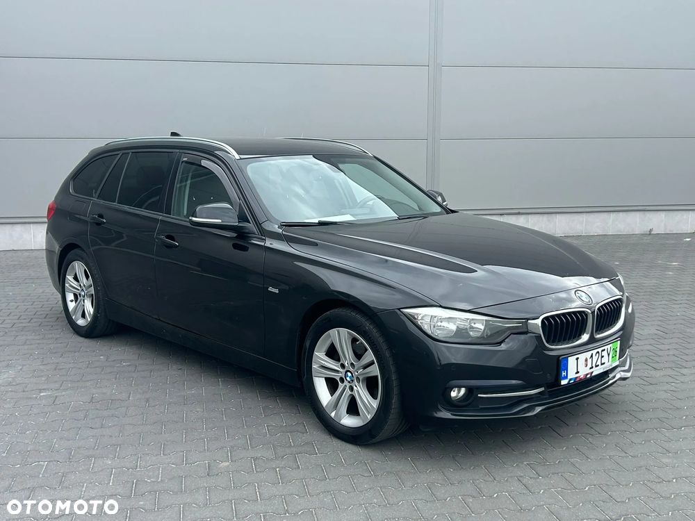 BMW Seria 3 320d Sport Line - 33