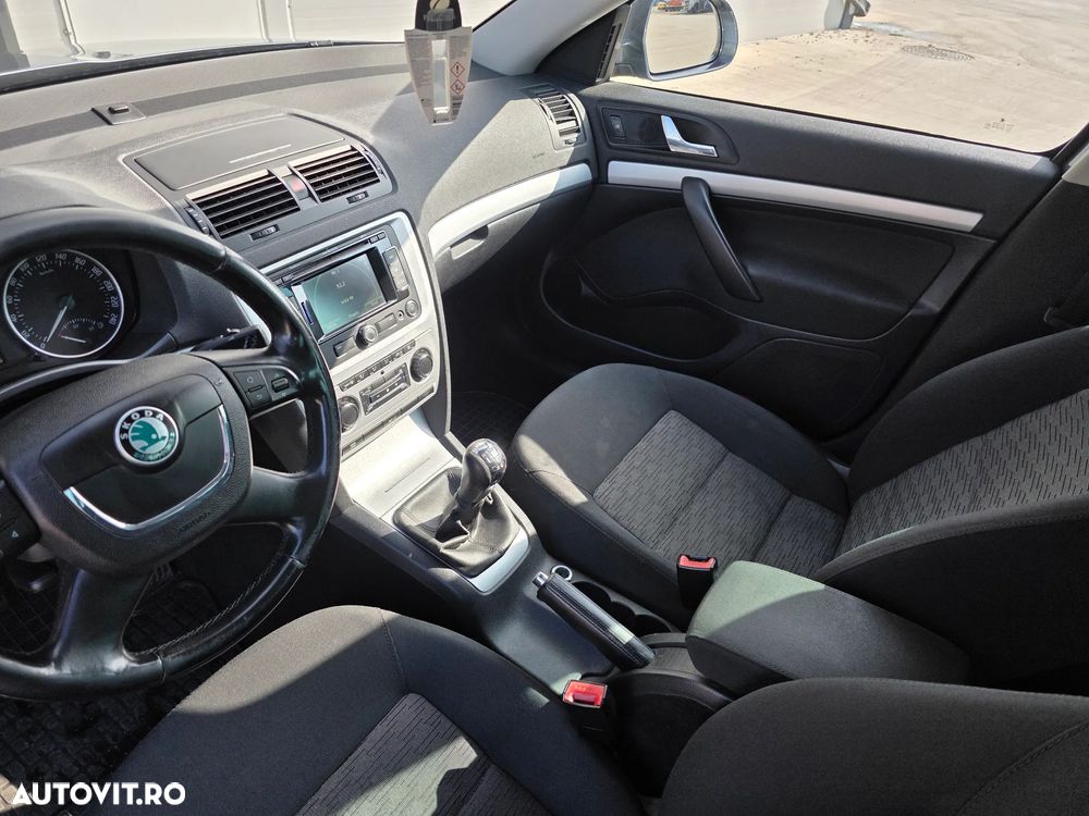 Skoda Octavia 1.6 TDI DPF Ambiente Green tec - 15