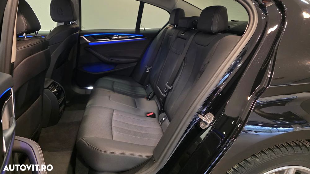 BMW Seria 5 530i xDrive AT MHEV - 9