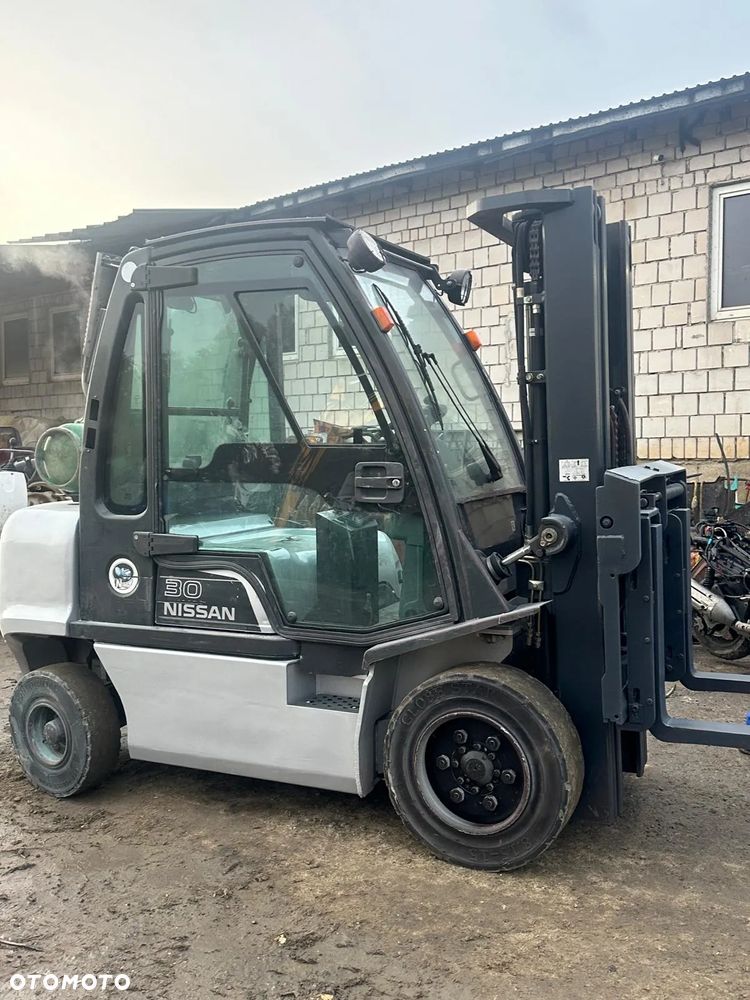 Nissan Wózek Widłowy NISSAN 30 LPG TDL Wolny Skok Udźwig 3 Tony - 4
