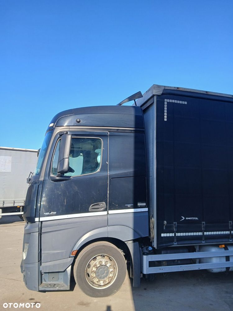 Mercedes-Benz Actros - 8