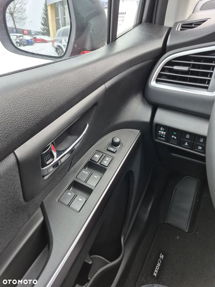 Suzuki S-Cross - 12