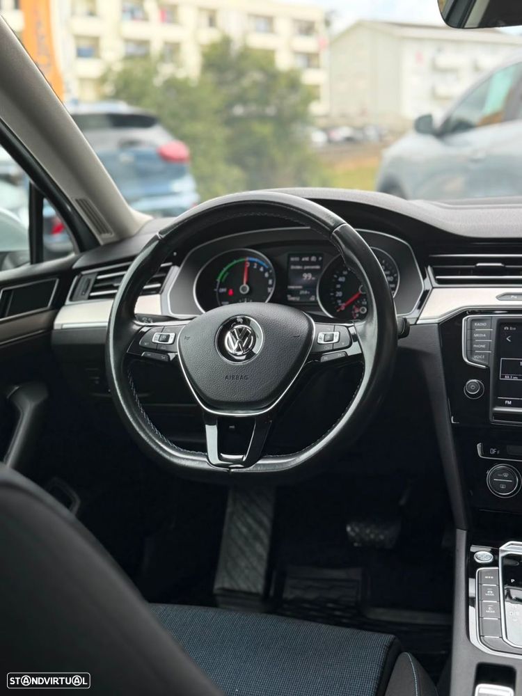 VW Passat - 25