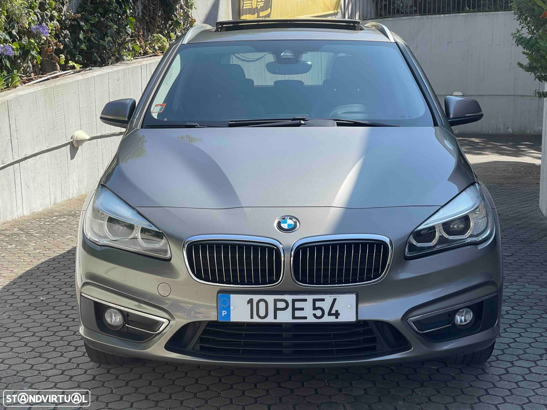 BMW 218 Active Tourer d Line Luxury Auto - 4
