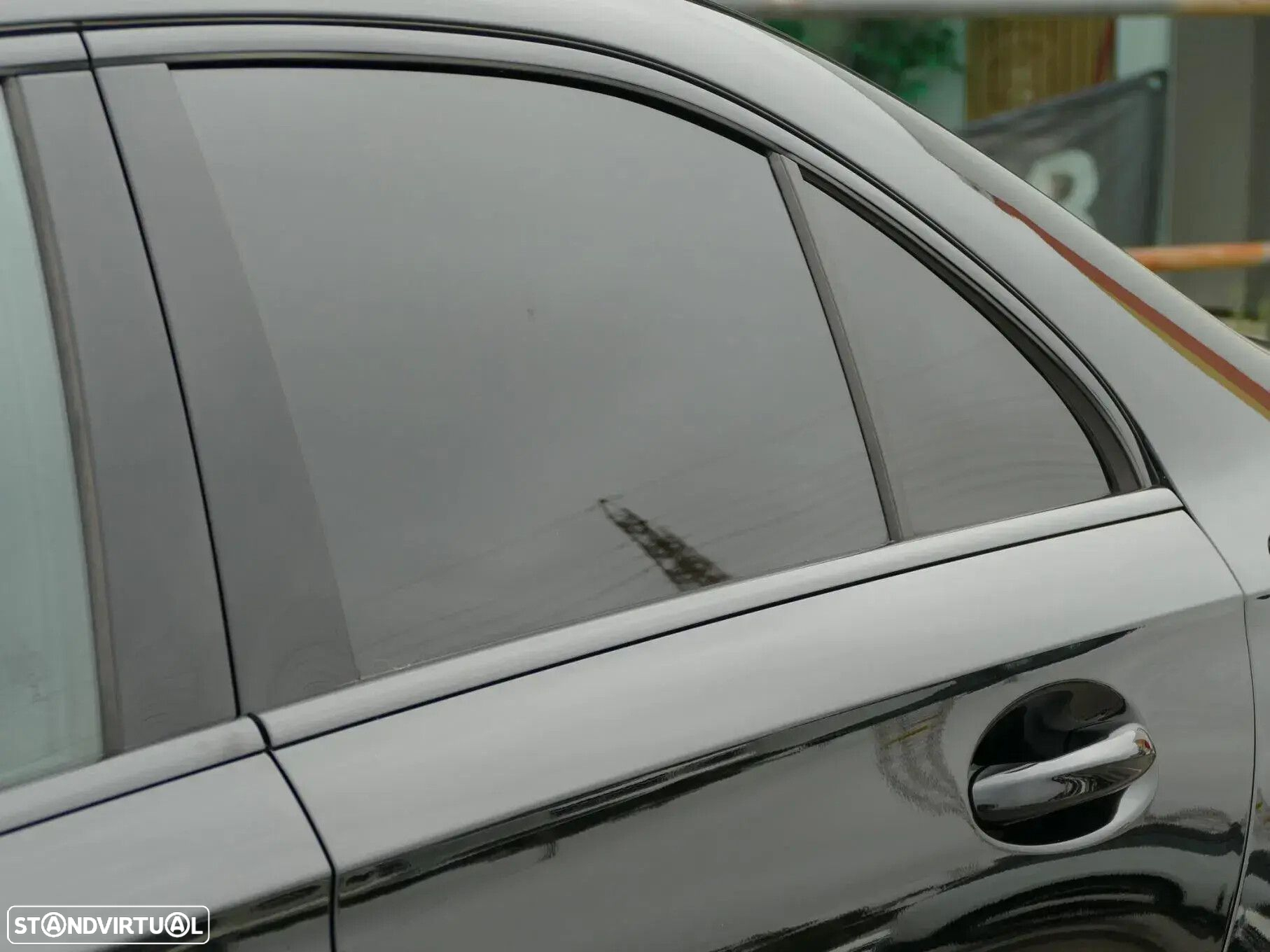 Mercedes-Benz A 250 Limousine e AMG Line - 12