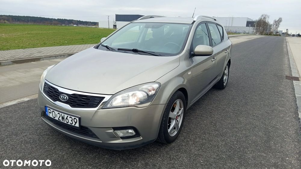 Kia Ceed 1.4 Comfort + - 6