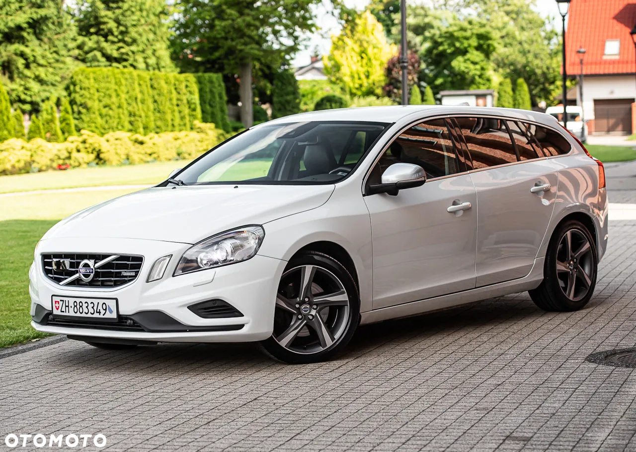 Volvo V60 D5 R-Design - 6