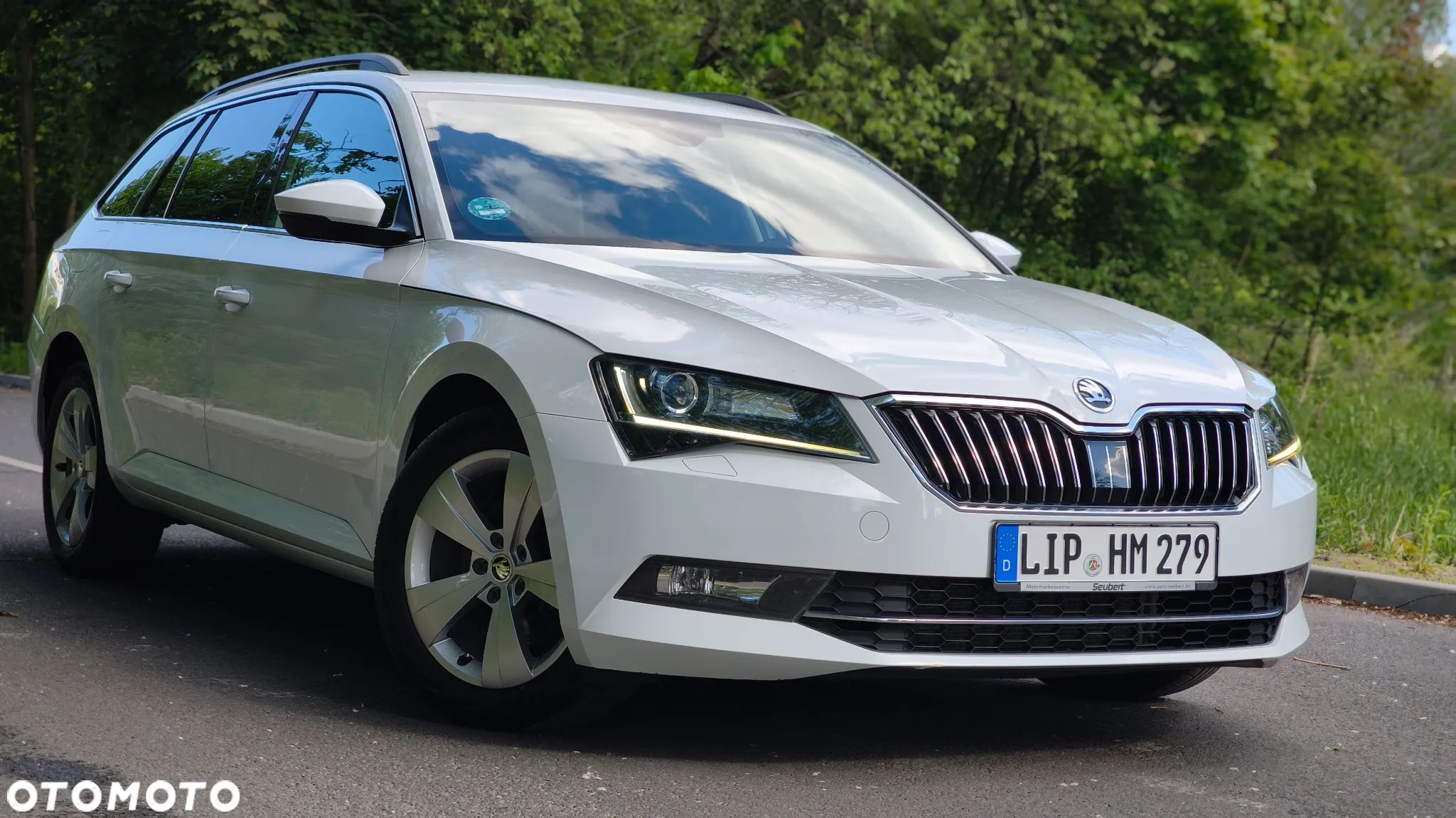 Skoda Superb 2.0 TDI 4x4 DSG Ambition - 1