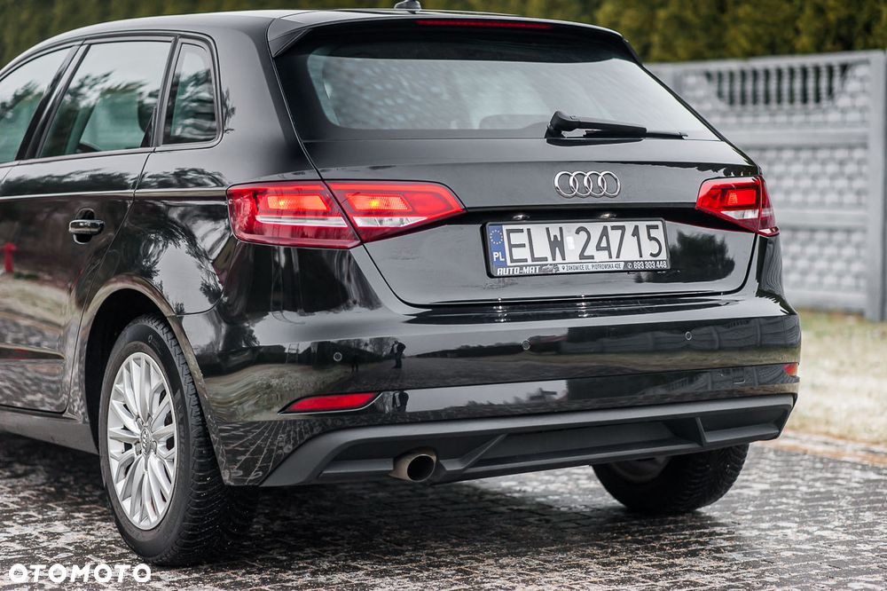 Audi A3 Sportback 1.6 TDI (clean diesel) Ambiente - 32