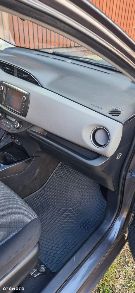 Toyota Yaris 1.33 Premium EU6 - 22