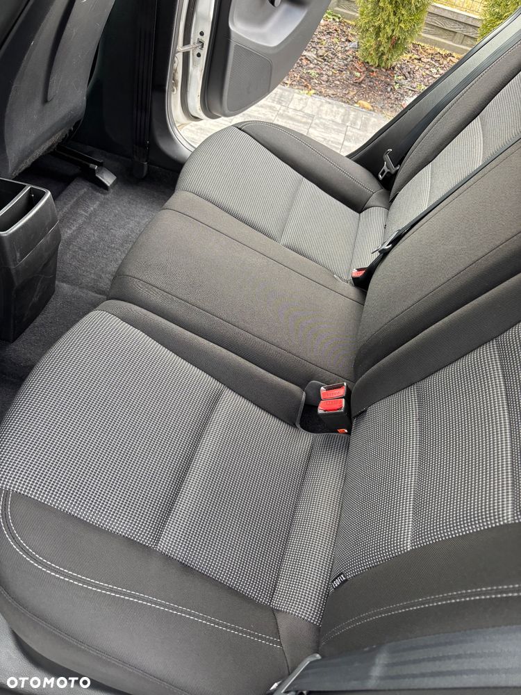 Hyundai i30 1.6 Classic + - 21