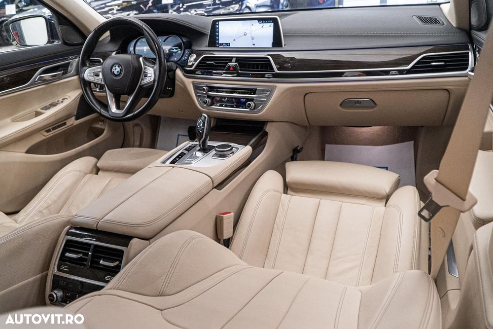 BMW Seria 7 740e iPerformance - 3