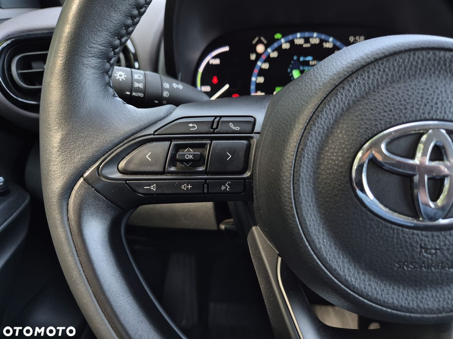 Toyota Yaris Cross Hybrid 1.5 Executive - 18