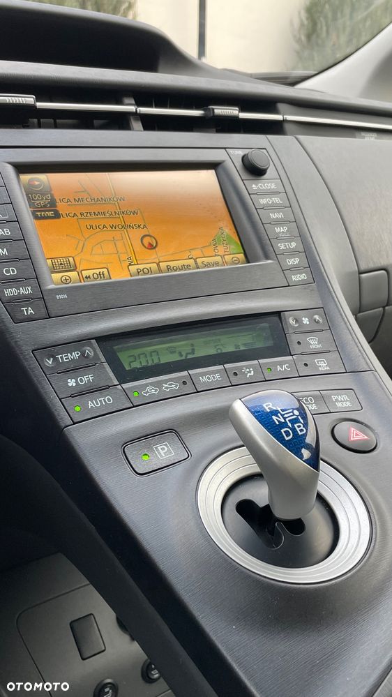 Toyota Prius 1.8 HSD Premium - 32