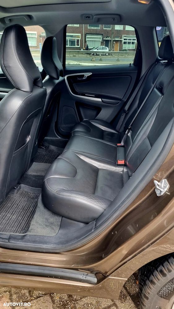 Volvo XC 60 D4 AWD Geartronic Summum - 15