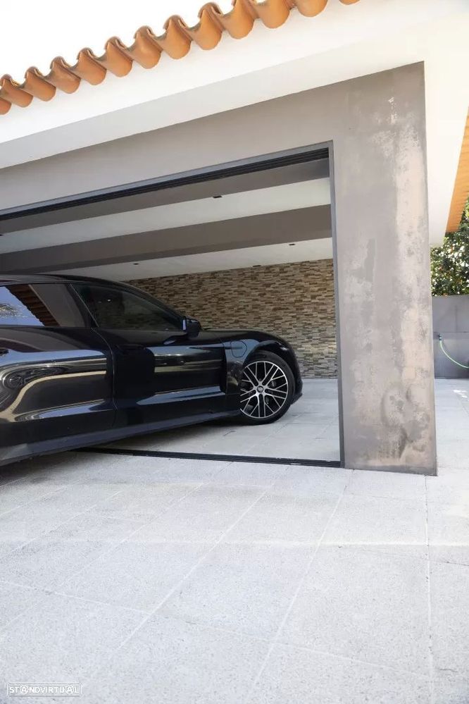 Porsche Taycan Standard - 26