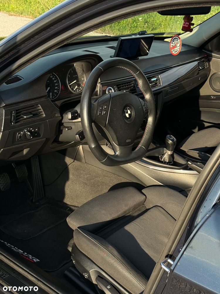 BMW Seria 3 318i - 4