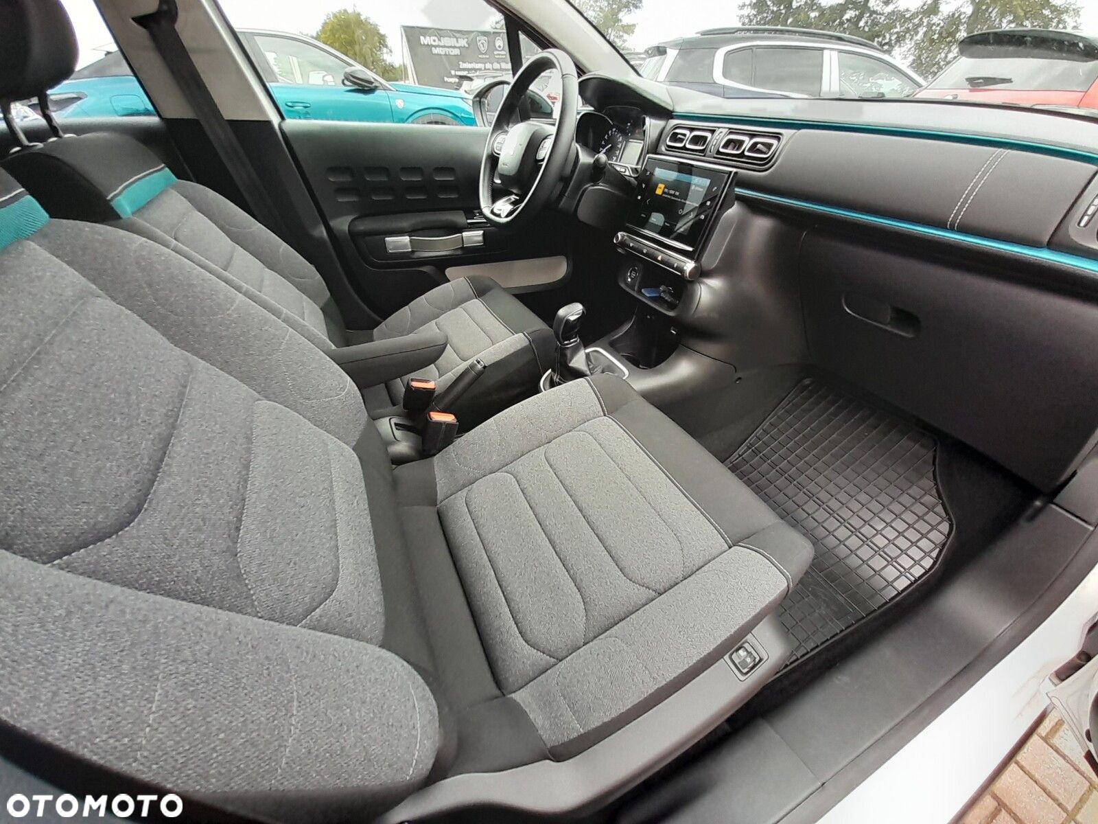 Citroën C3 1.2 PureTech Shine - 23