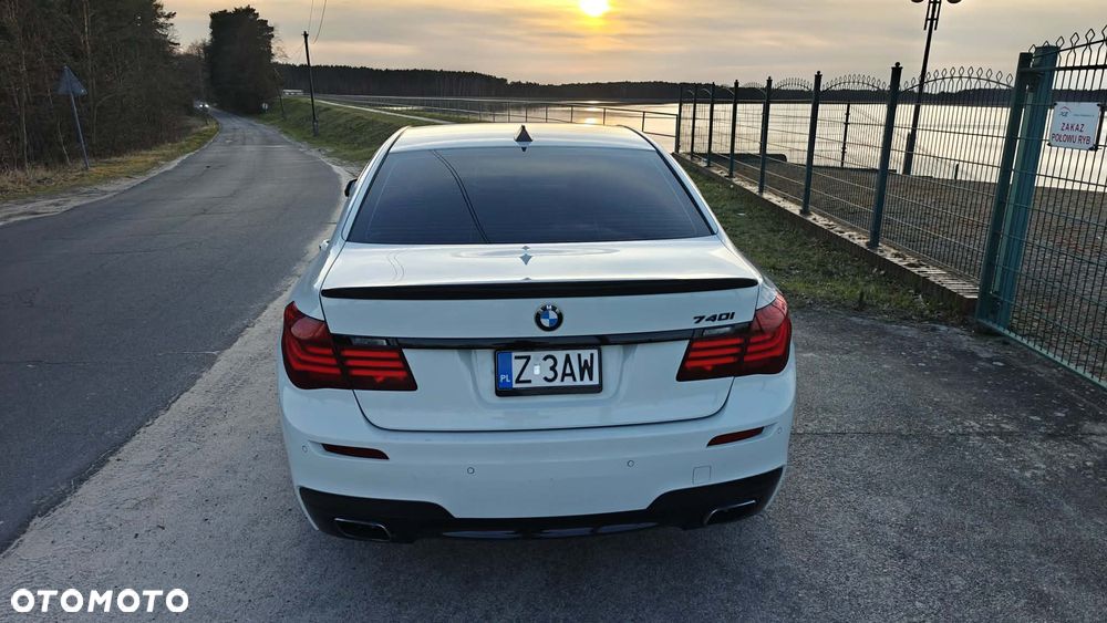 BMW Seria 7 740i Edition Exclusive - 5