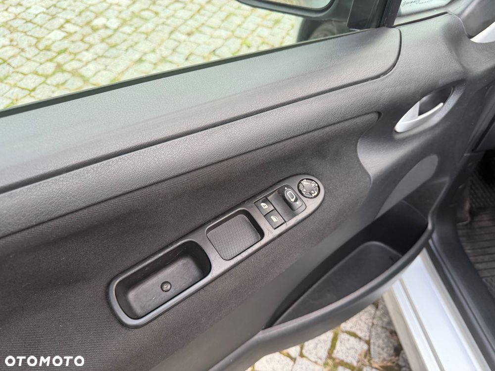 Peugeot 207 95 VTi Premium - 25
