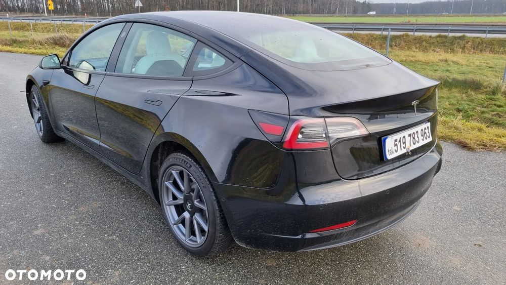 Tesla Model 3 - 21