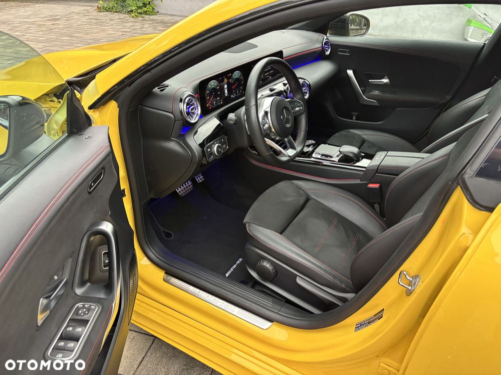 Mercedes-Benz CLA 220 4-Matic AMG Line 7G-DCT - 16