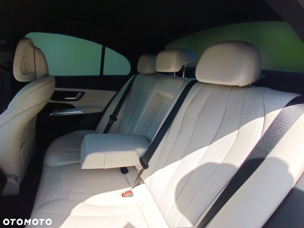 Mercedes-Benz Klasa E 220 d mHEV 4-Matic AMG 9G-Tronic - 11