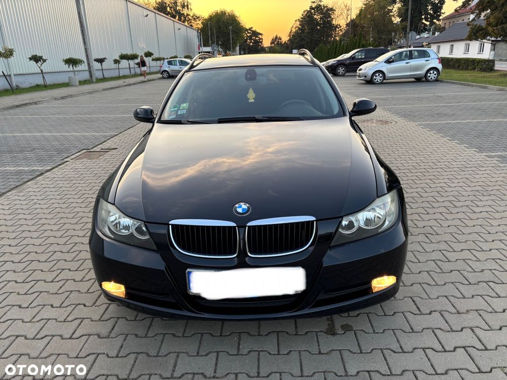 BMW Seria 3 318i Touring - 19