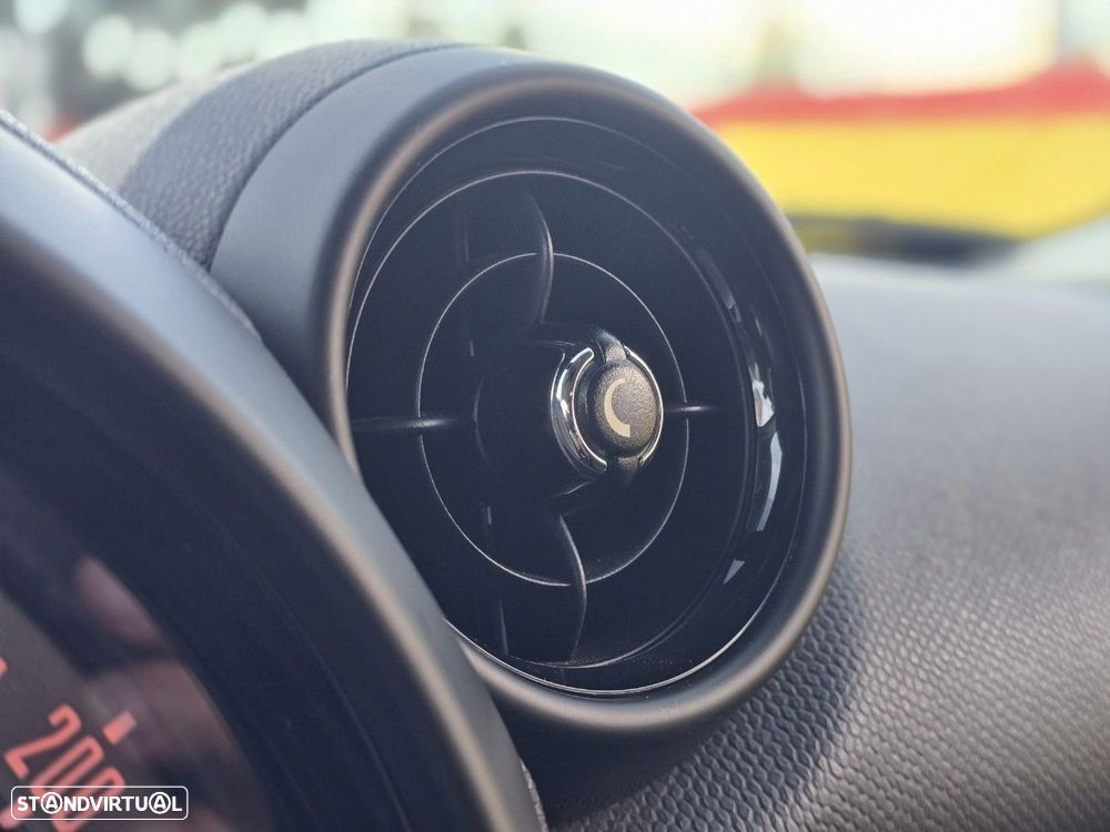MINI Countryman Cooper D - 24