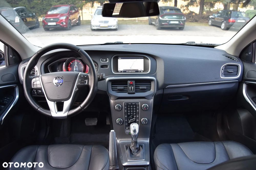 Volvo V40 D3 Geartronic Summum - 19
