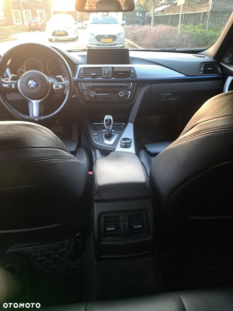 BMW Seria 3 335i xDrive Sport-Aut Sport Line - 12