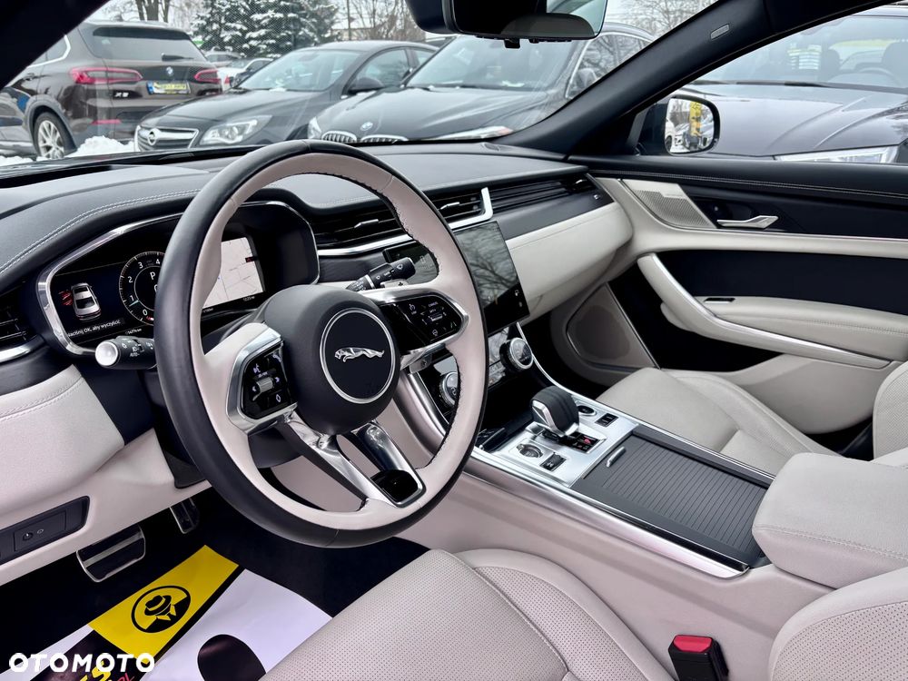 Jaguar XF - 11