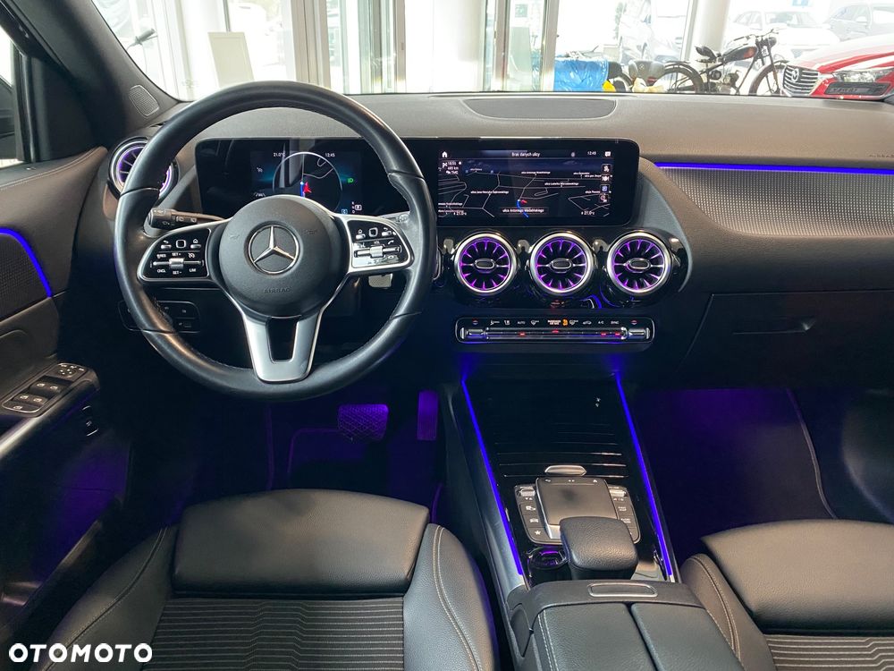 Mercedes-Benz GLA 180 Progressive - 23