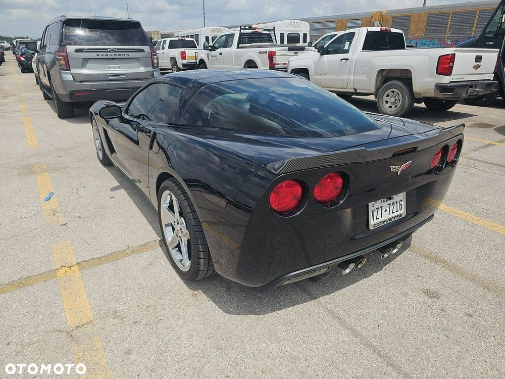 Chevrolet Corvette - 5