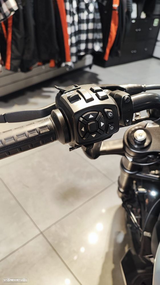Harley-Davidson Sportster S - 17