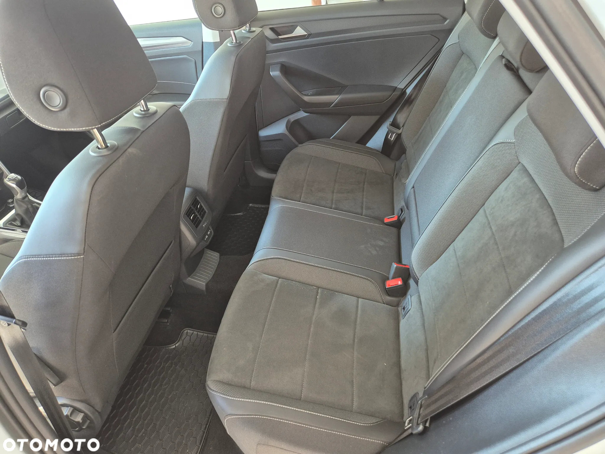 Volkswagen T-Roc 1.5 TSI Style - 23
