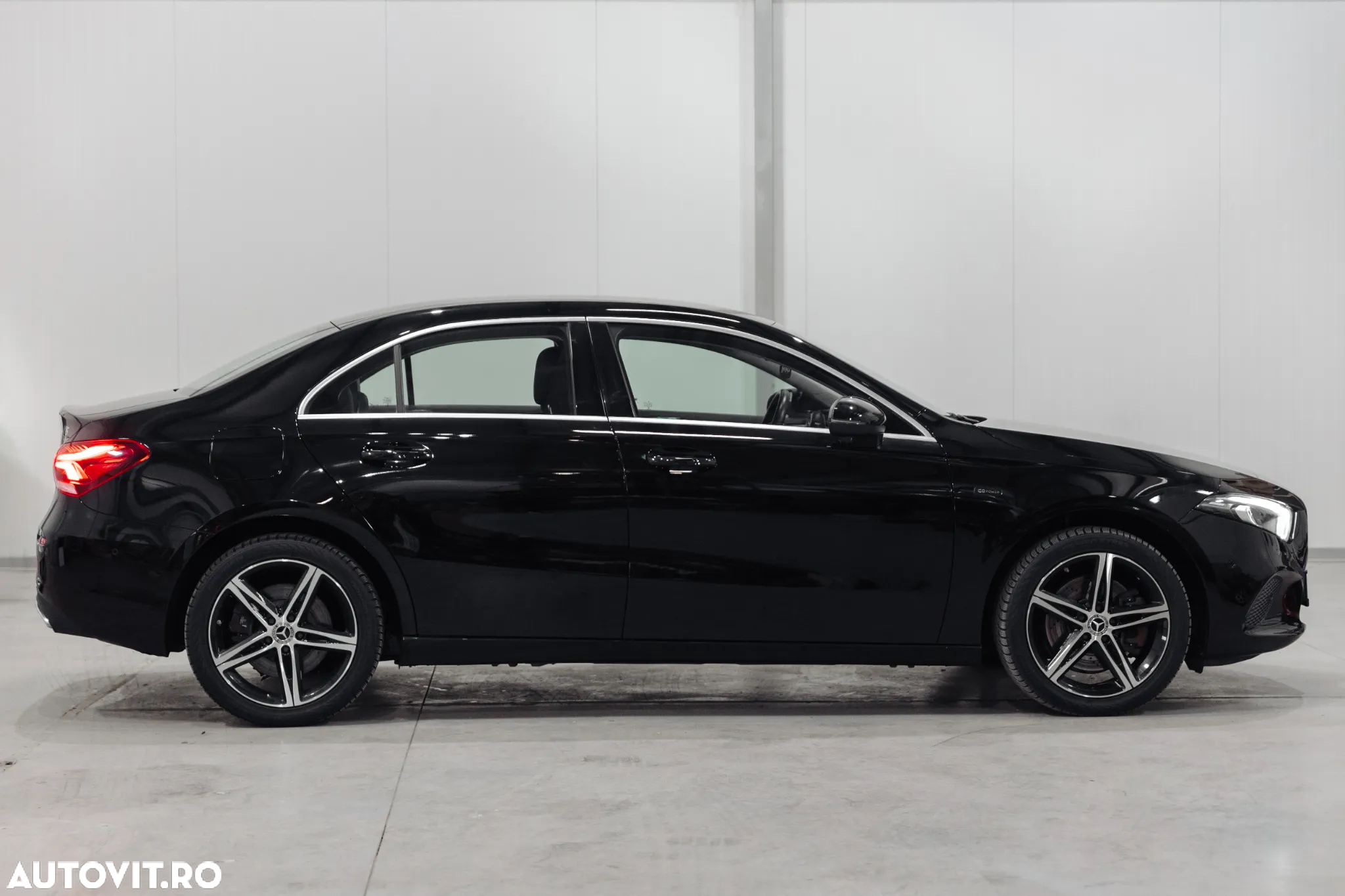 Mercedes-Benz A 250 e 8G-DCT - 5