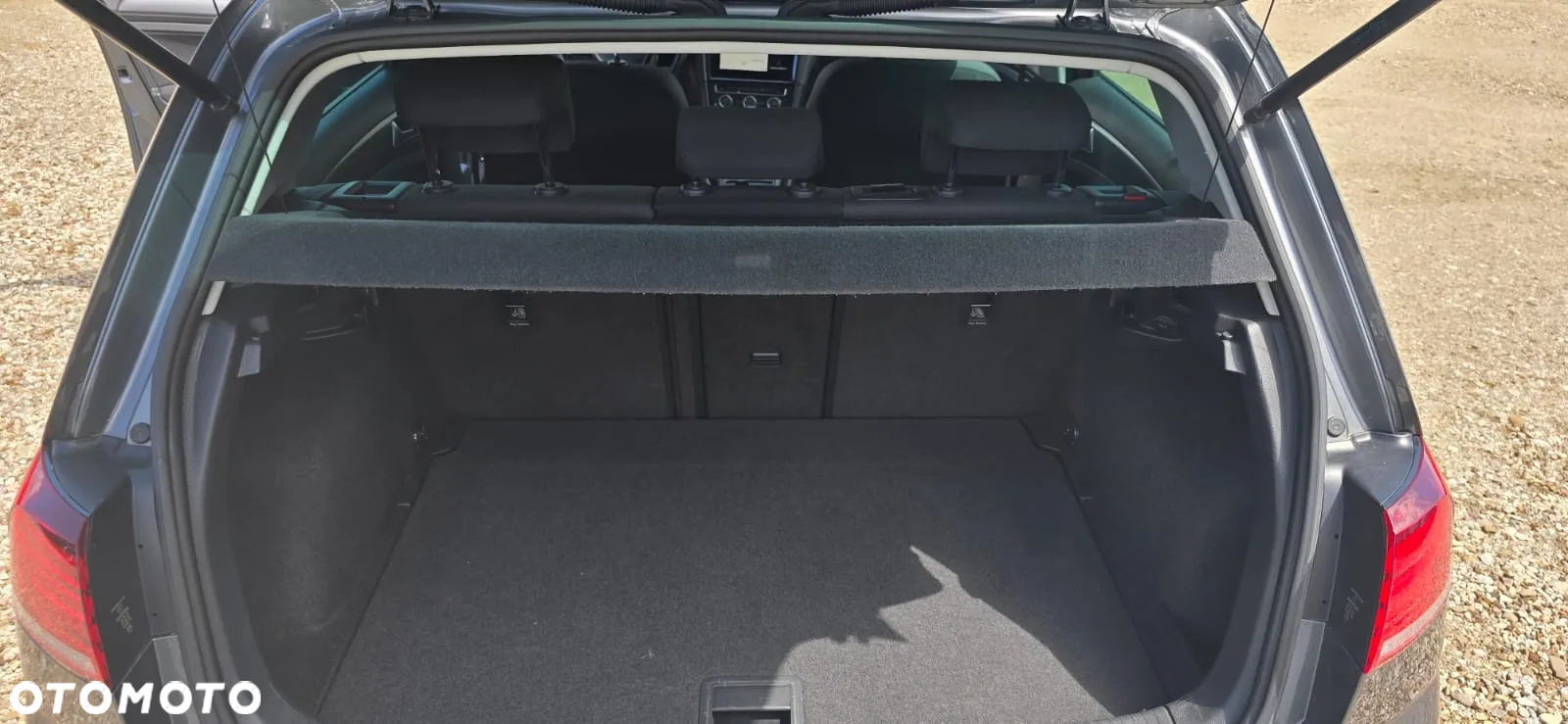 Volkswagen Golf e-Golf - 13
