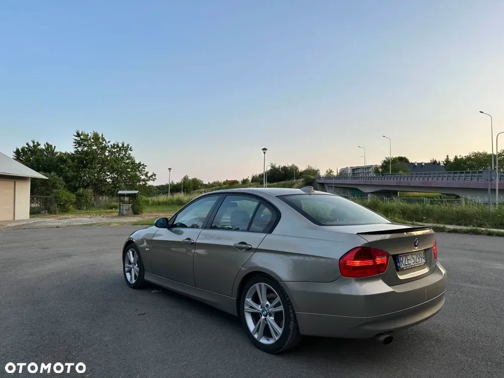 BMW Seria 3 320d - 4