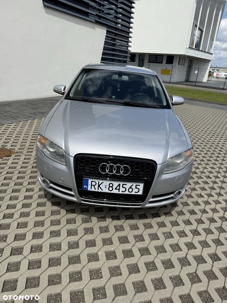 Audi A4 Limousine - 4