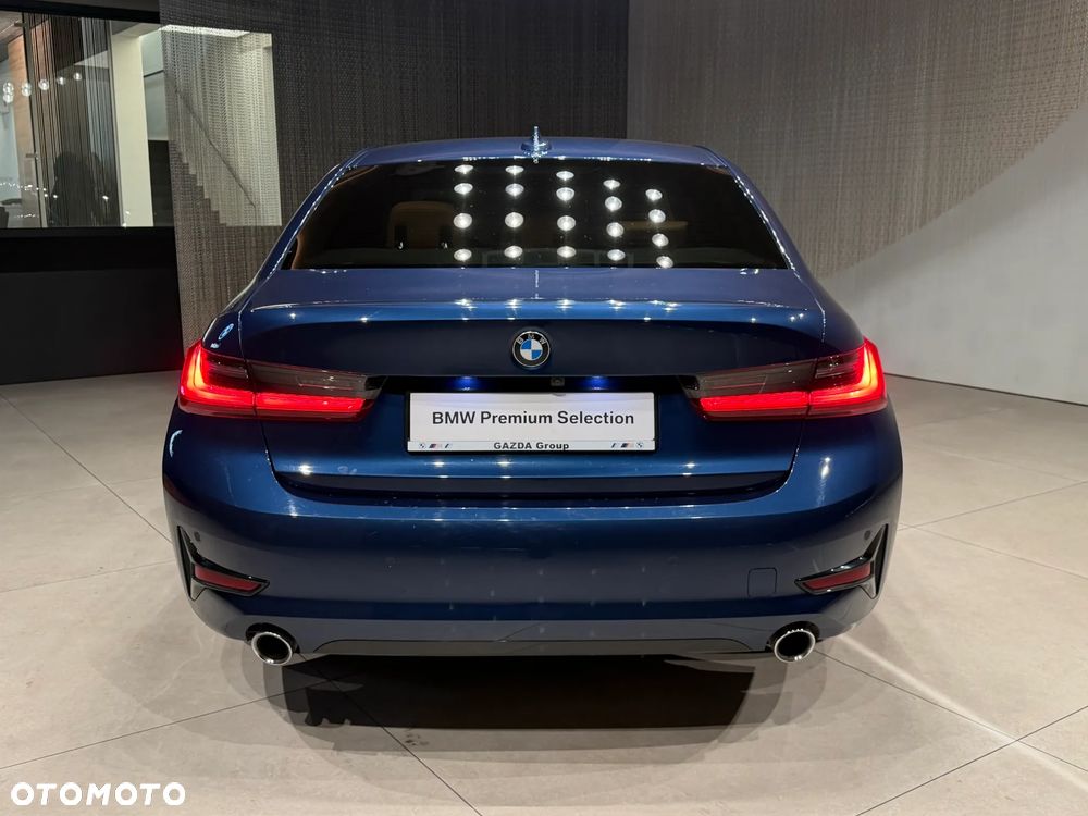 BMW Seria 3 330i xDrive Sport Line - 5